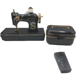 Vintage Singer Toy Sewing Machine W/accessories Box Black Battery Non Tested